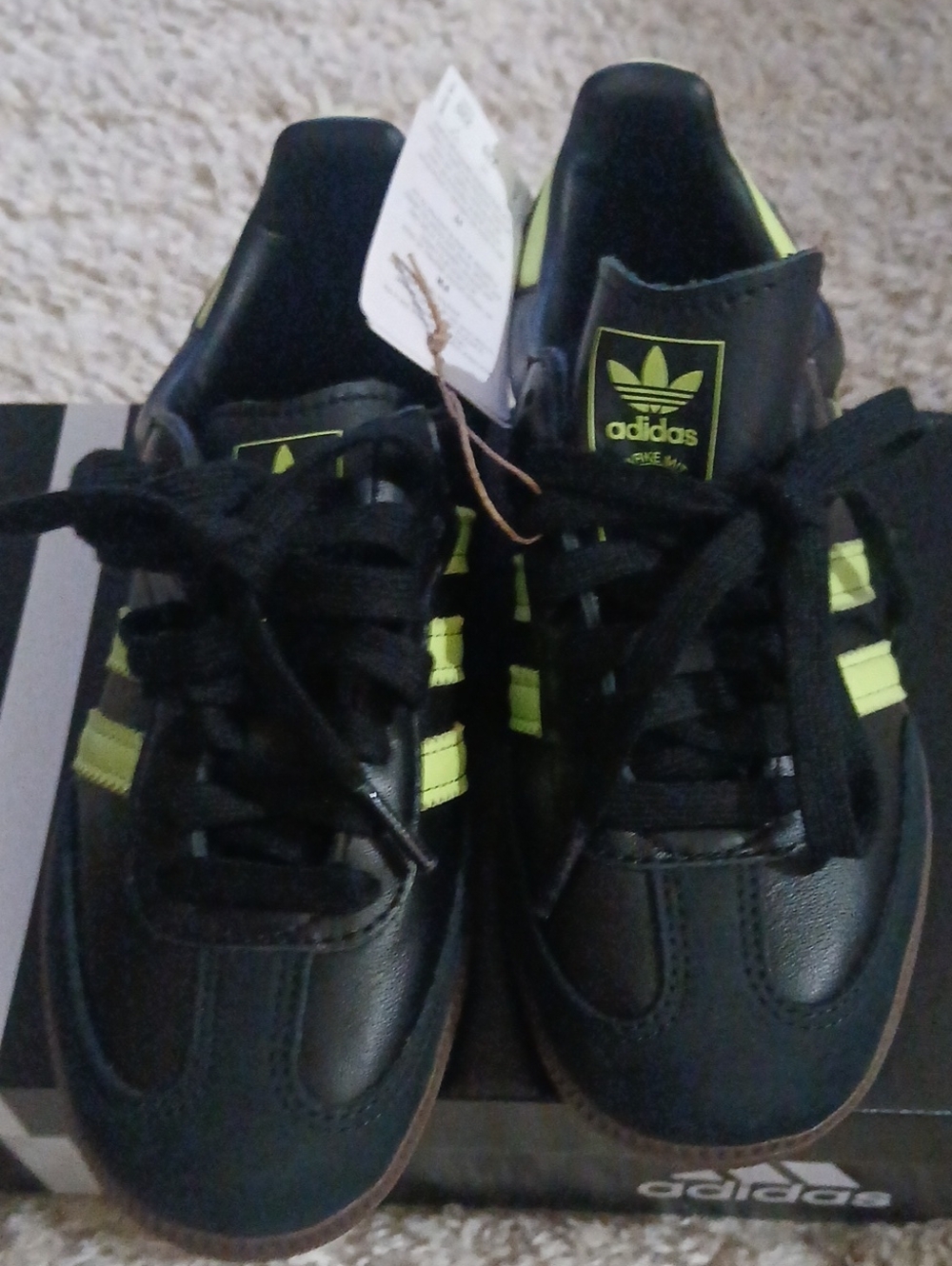 NWT ADIDAS SAMBAS - Picture 2 of 7